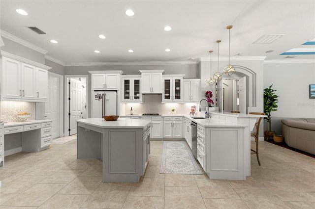 5717 TERNWATER PLACE, Lithia, FL 33547