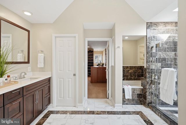 9860 AVENEL FARM, Potomac, MD 20854