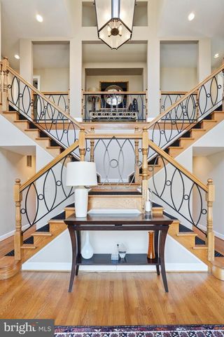 9860 AVENEL FARM, Potomac, MD 20854