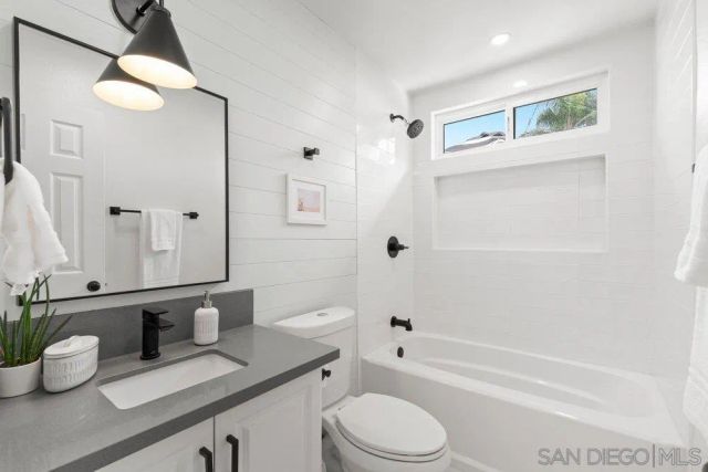 725 Teaberry St, Encinitas, CA 92024