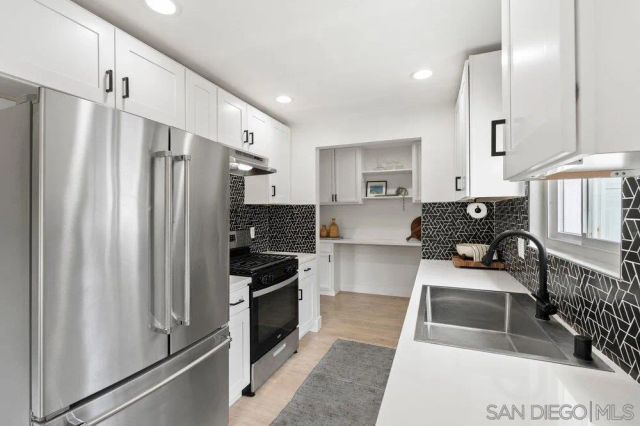725 Teaberry St, Encinitas, CA 92024