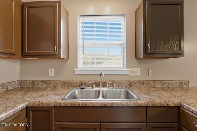 505 W Inskip Drive, Knoxville, TN 37912