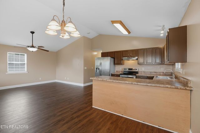 505 W Inskip Drive, Knoxville, TN 37912