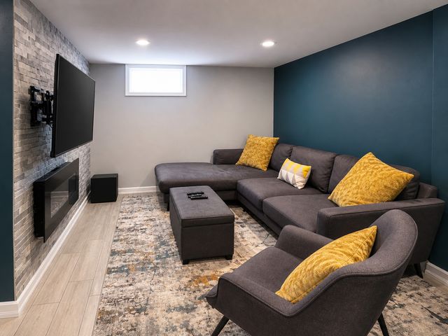 9611 Reeves Court, Franklin Park, IL 60131