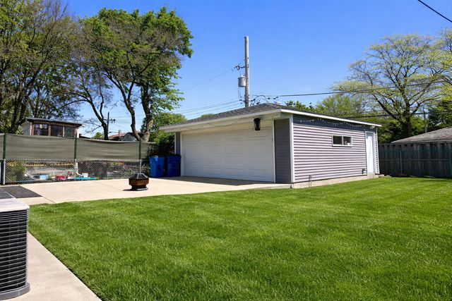 9611 Reeves Court, Franklin Park, IL 60131