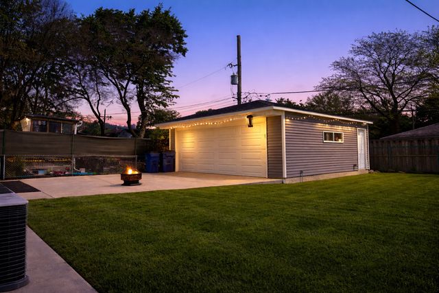 9611 Reeves Court, Franklin Park, IL 60131