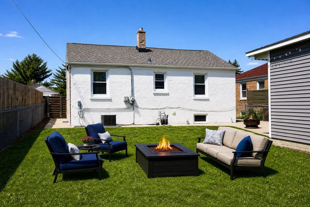 9611 Reeves Court, Franklin Park, IL 60131