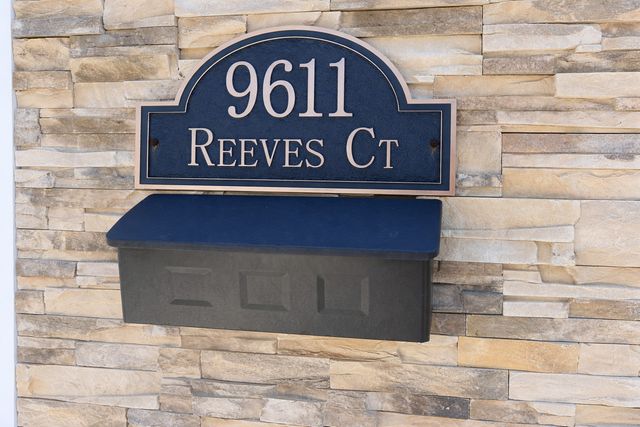 9611 Reeves Court, Franklin Park, IL 60131
