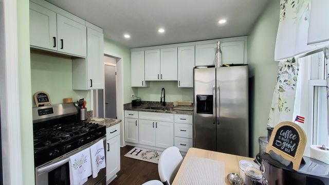 9611 Reeves Court, Franklin Park, IL 60131