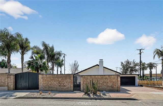 629 S Yorba, Orange, CA 92869