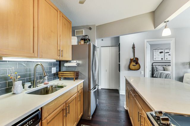 400 N LaSalle Drive 4012, Chicago, IL 60654