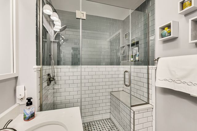 400 N LaSalle Drive 4012, Chicago, IL 60654