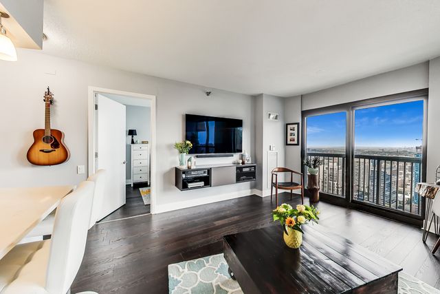 400 N LaSalle Drive 4012, Chicago, IL 60654