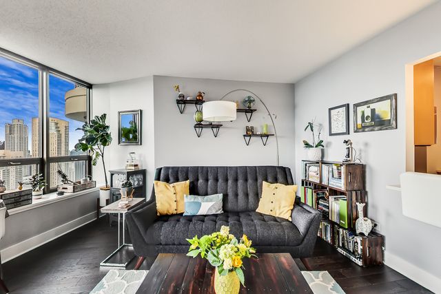 400 N LaSalle Drive 4012, Chicago, IL 60654