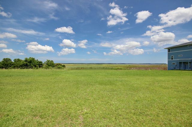 125 Oak Bay Drive, Georgetown, SC 29440