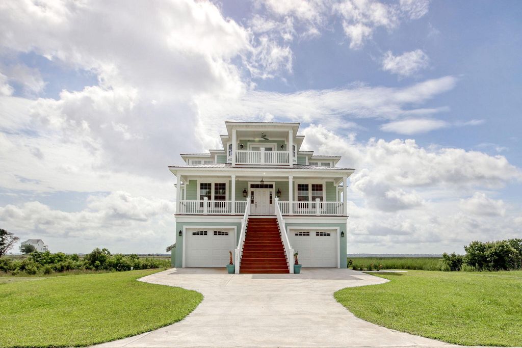 125 Oak Bay Drive, Georgetown, SC 29440