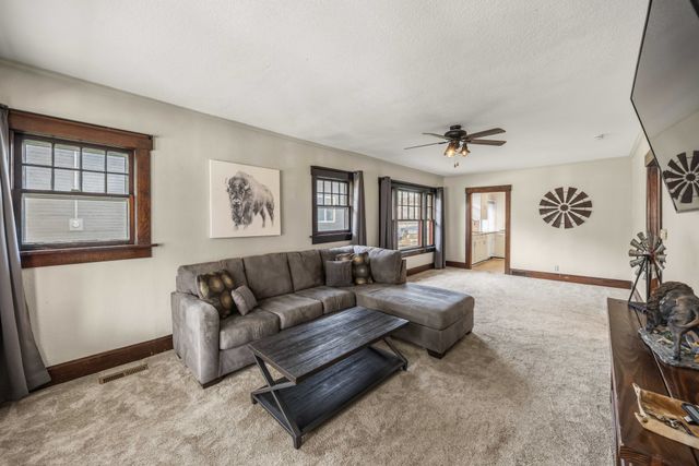 425 N 9th Street, Adel, IA 50003