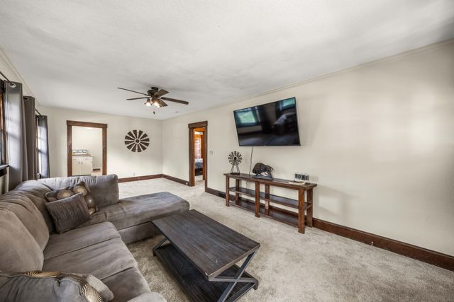 425 N 9th Street, Adel, IA 50003