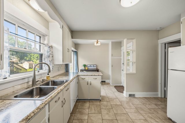 425 N 9th Street, Adel, IA 50003