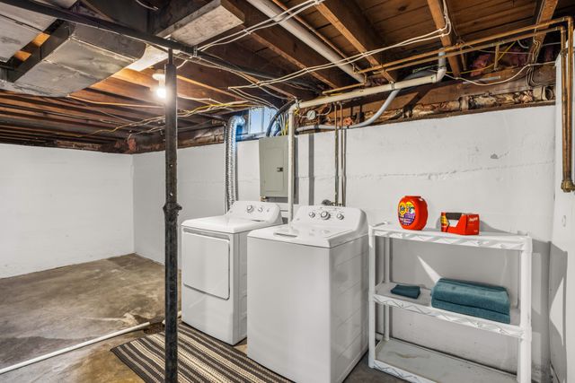 425 N 9th Street, Adel, IA 50003
