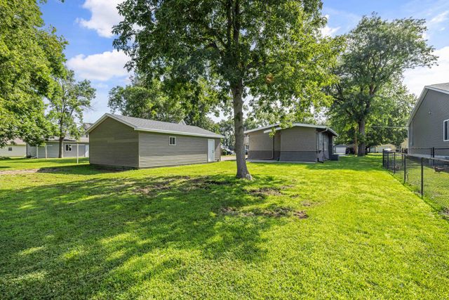 425 N 9th Street, Adel, IA 50003