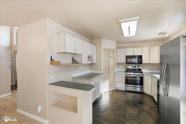 17450 N Juanita Loop, Eagle River, AK 99577