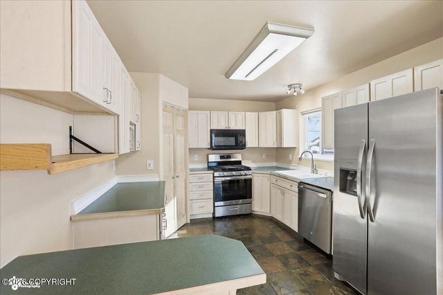 17450 N Juanita Loop, Eagle River, AK 99577