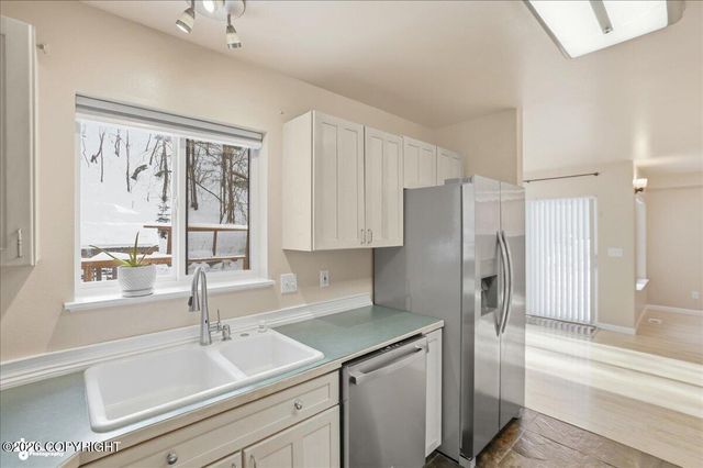 17450 N Juanita Loop, Eagle River, AK 99577