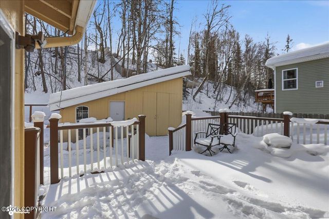 17450 N Juanita Loop, Eagle River, AK 99577
