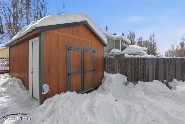 17450 N Juanita Loop, Eagle River, AK 99577