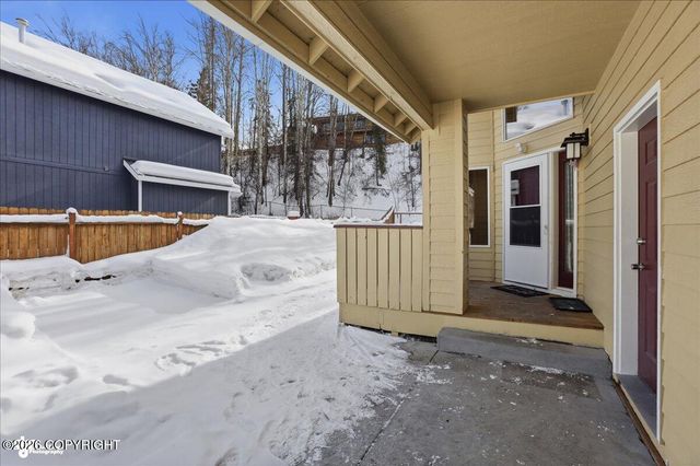 17450 N Juanita Loop, Eagle River, AK 99577