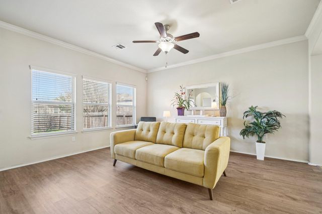 10221 Pinnacle Crest LOOP, Austin, TX 78747