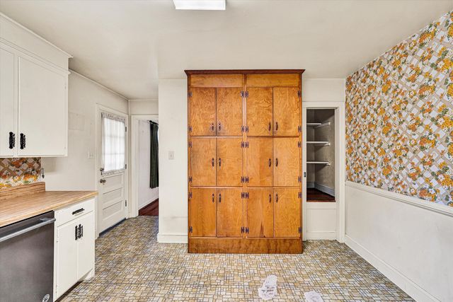 3038 Dover DR, Roanoke, VA 24018