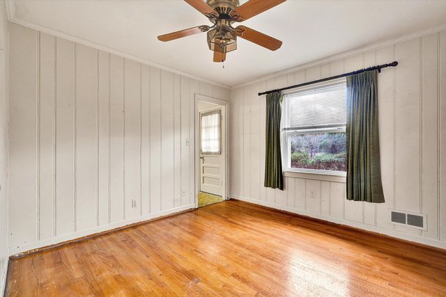 3038 Dover DR, Roanoke, VA 24018