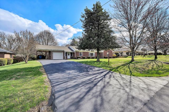 3038 Dover DR, Roanoke, VA 24018