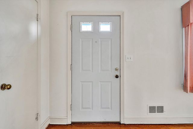 3038 Dover DR, Roanoke, VA 24018