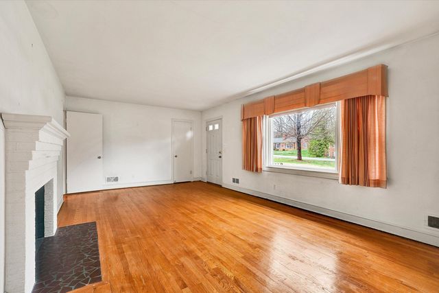 3038 Dover DR, Roanoke, VA 24018