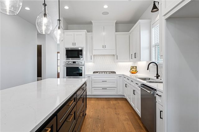 3407 SW Starburst Avenue, Bentonville, AR 72713