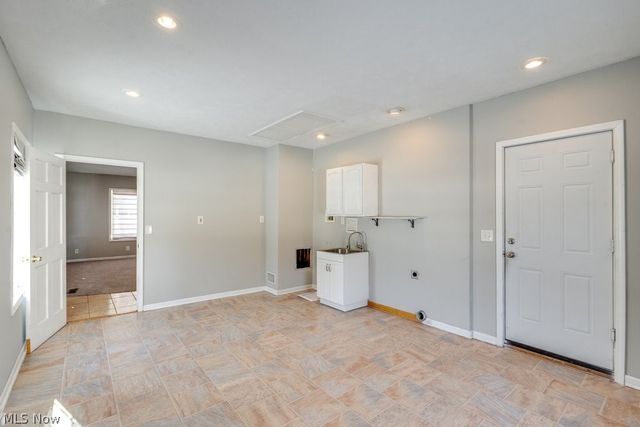 1229 Summit Drive, Mayfield Heights, OH 44124