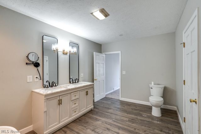 1229 Summit Drive, Mayfield Heights, OH 44124