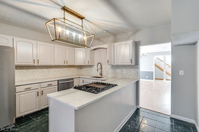 1229 Summit Drive, Mayfield Heights, OH 44124