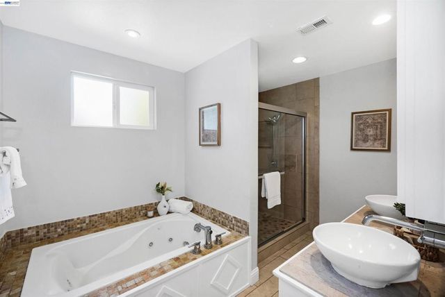 2617 Lancaster Rd, Hayward, CA 94542