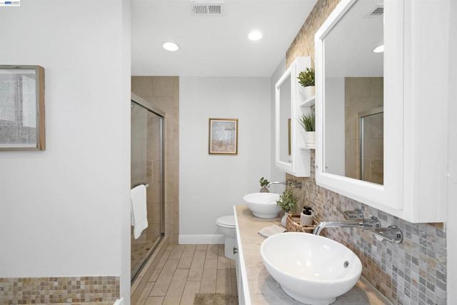 2617 Lancaster Rd, Hayward, CA 94542