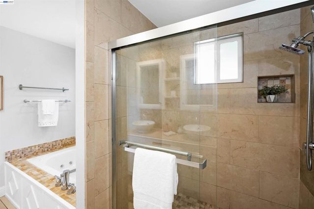 2617 Lancaster Rd, Hayward, CA 94542