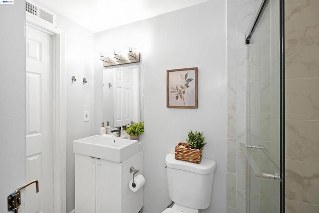 2617 Lancaster Rd, Hayward, CA 94542