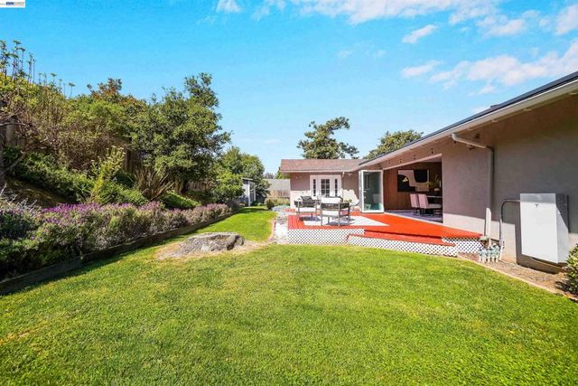 2617 Lancaster Rd, Hayward, CA 94542