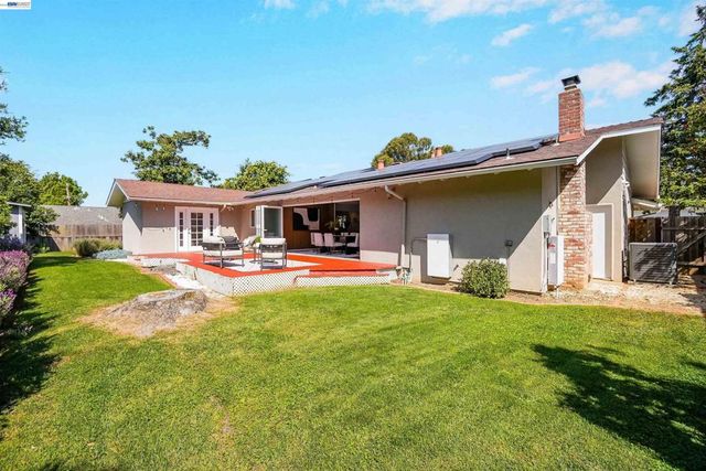 2617 Lancaster Rd, Hayward, CA 94542