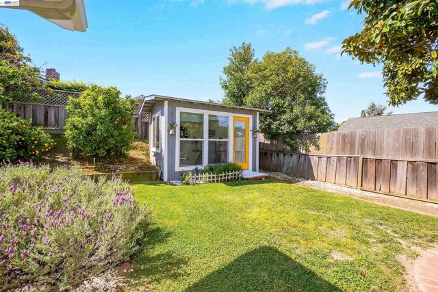 2617 Lancaster Rd, Hayward, CA 94542