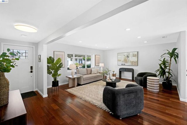 2617 Lancaster Rd, Hayward, CA 94542