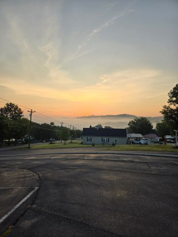 220 W Main St, Auburntown, TN 37016